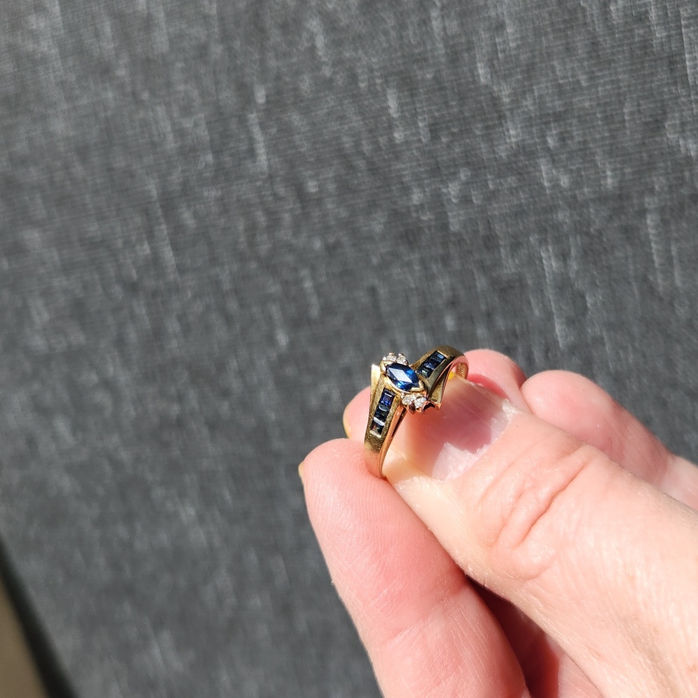 Sapphire and diamond ring
